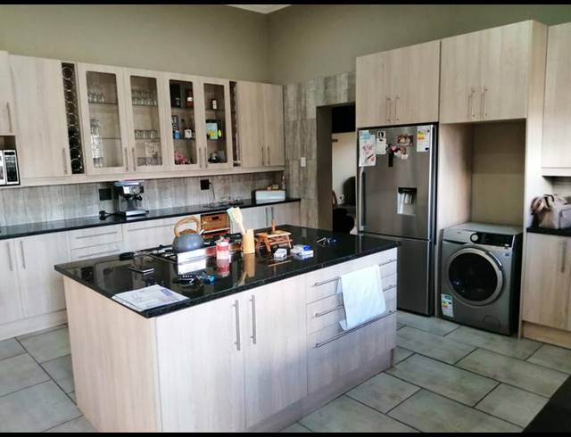 3 BEDROOM HOUSE FOR SALE IN CASSELDALE